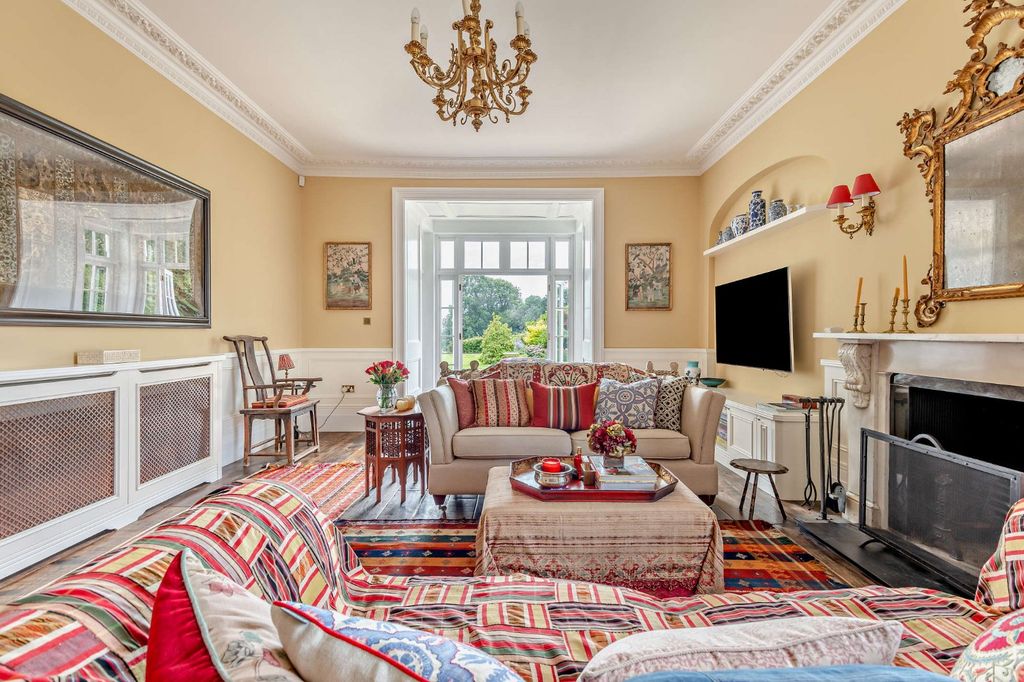 Property photo 3 of 28 Drawing Room