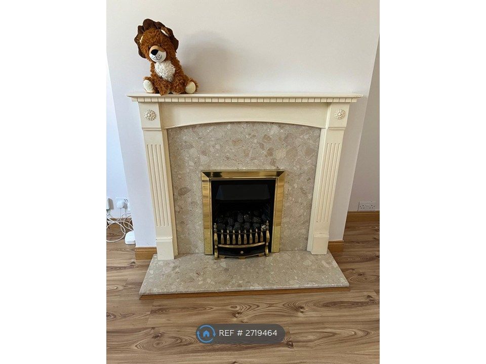 Property photo 2 of 10 Living Room