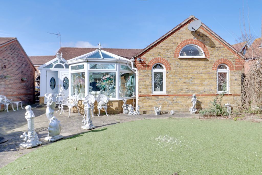 Property photo 2 of 20