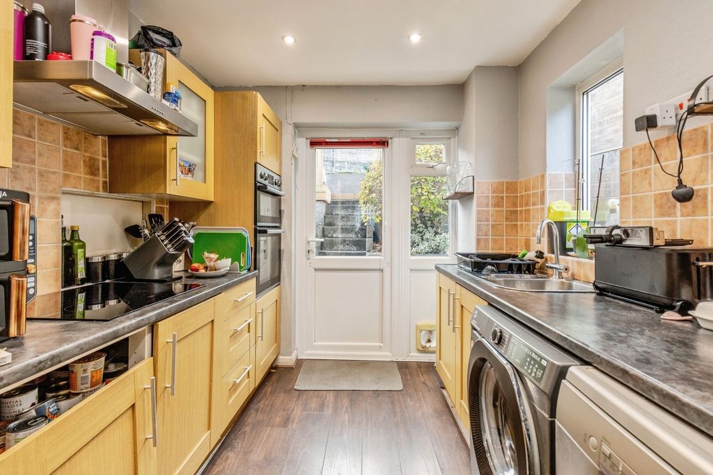 Property photo 3 of 17 Pbox-Img.Jpg