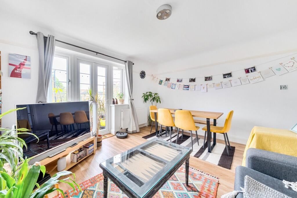 Property photo 2 of 11