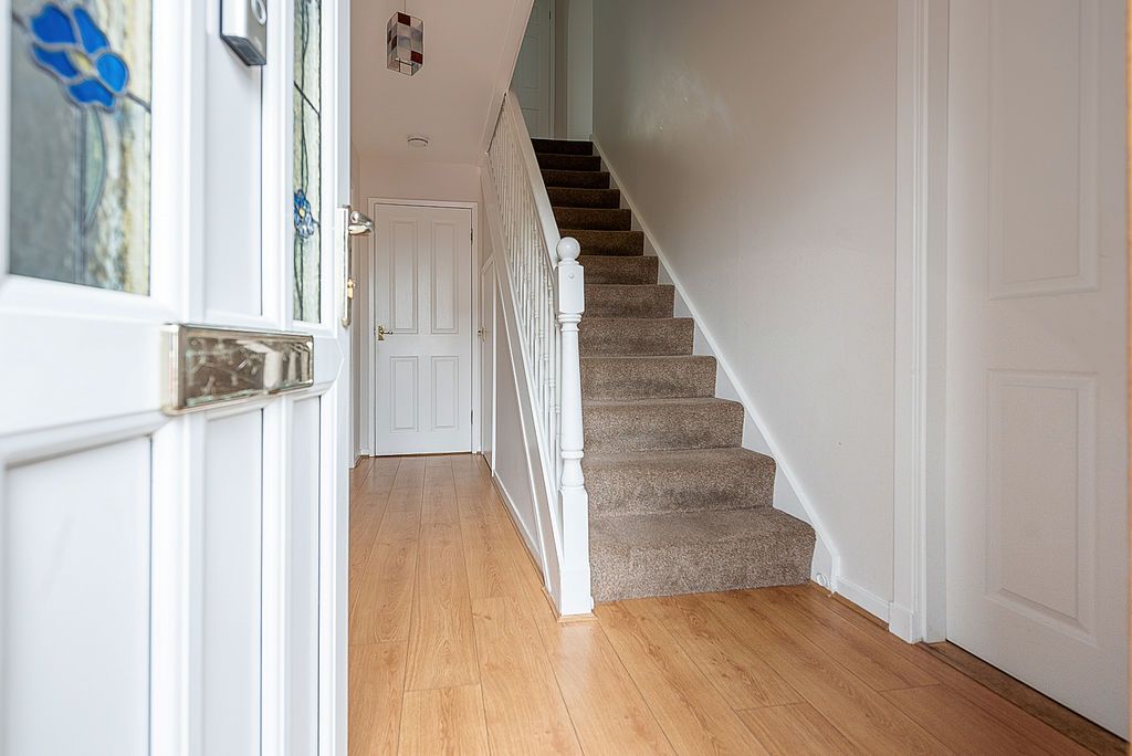 Property photo 2 of 25 Hallway