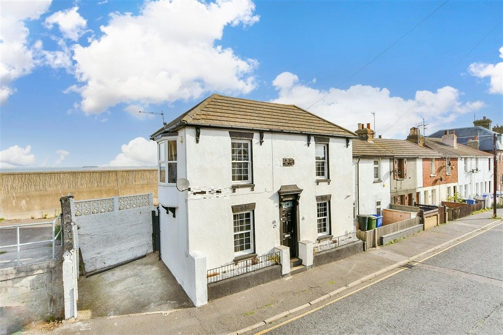 Property photo 3 of 12 Front