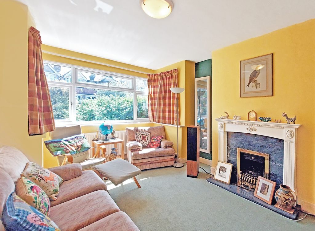Property photo 2 of 20 5112931