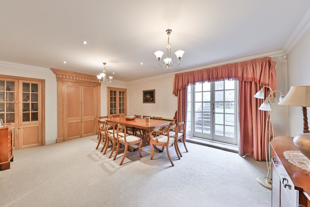 Property photo 2 of 5