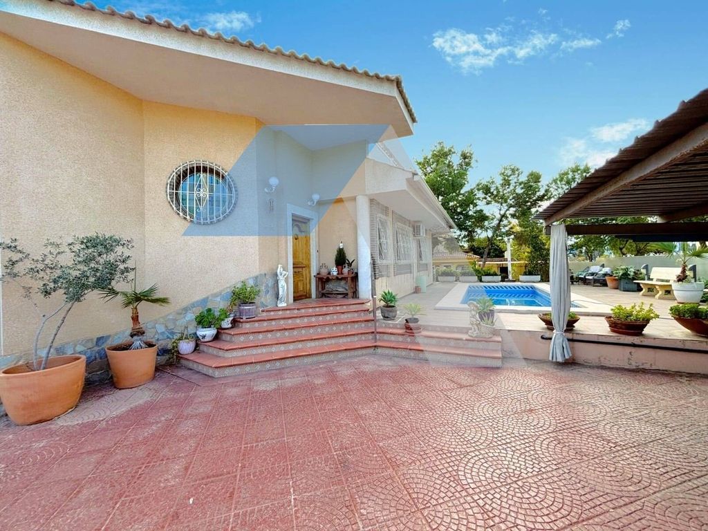 Property photo 3 of 41
