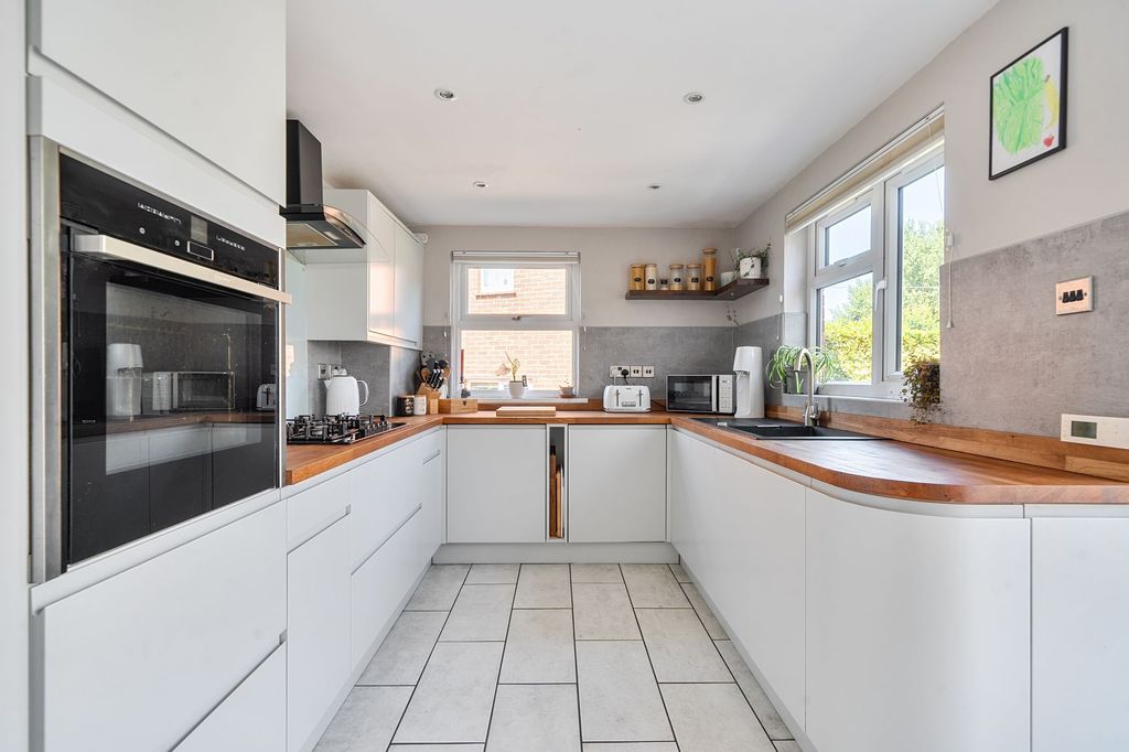 Property photo 2 of 15 Kitchen