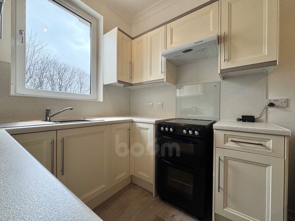 Property photo 3 of 19 Mains Road, Beith Kitchen Pic