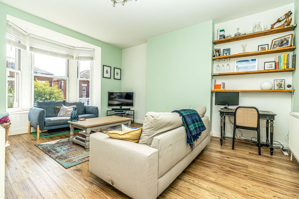 Property photo 3 of 19 Living Room