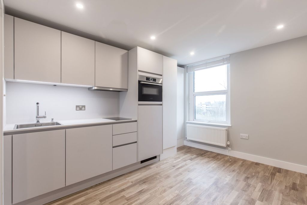 Property photo 2 of 10 Living_Room