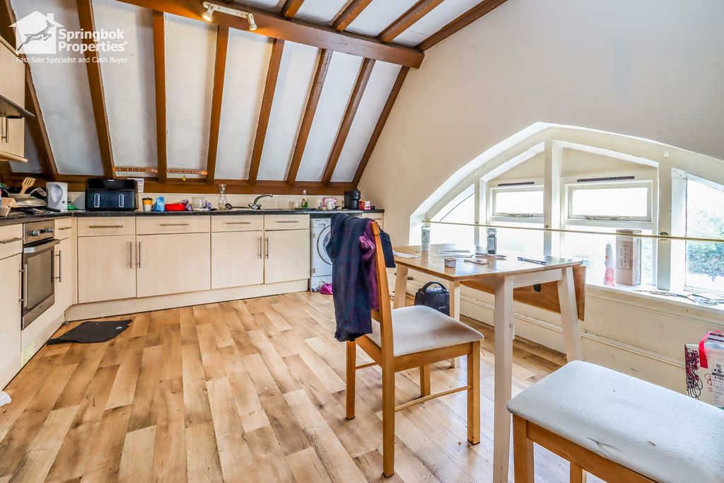 Property photo 1 of 8 Image 3