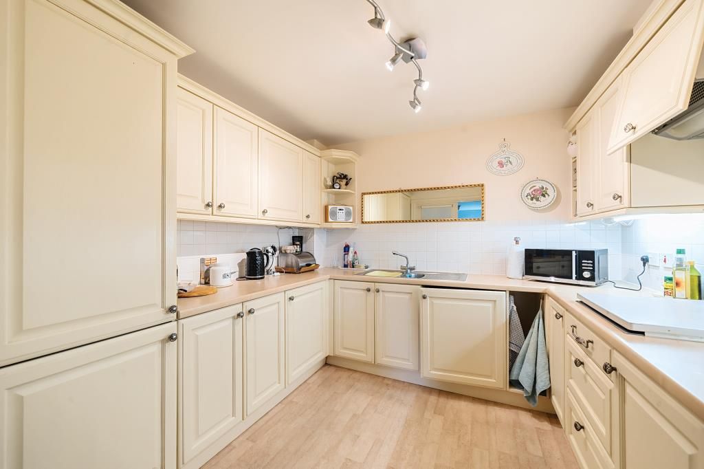 Property photo 2 of 12 Kitchen