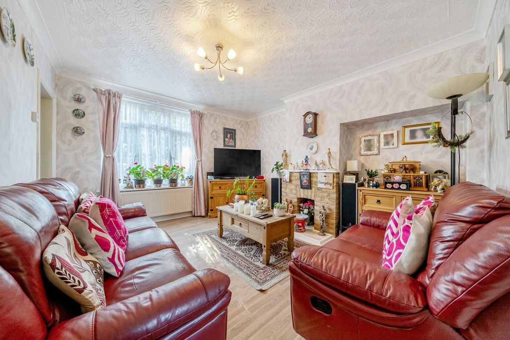 Property photo 2 of 17 Reception