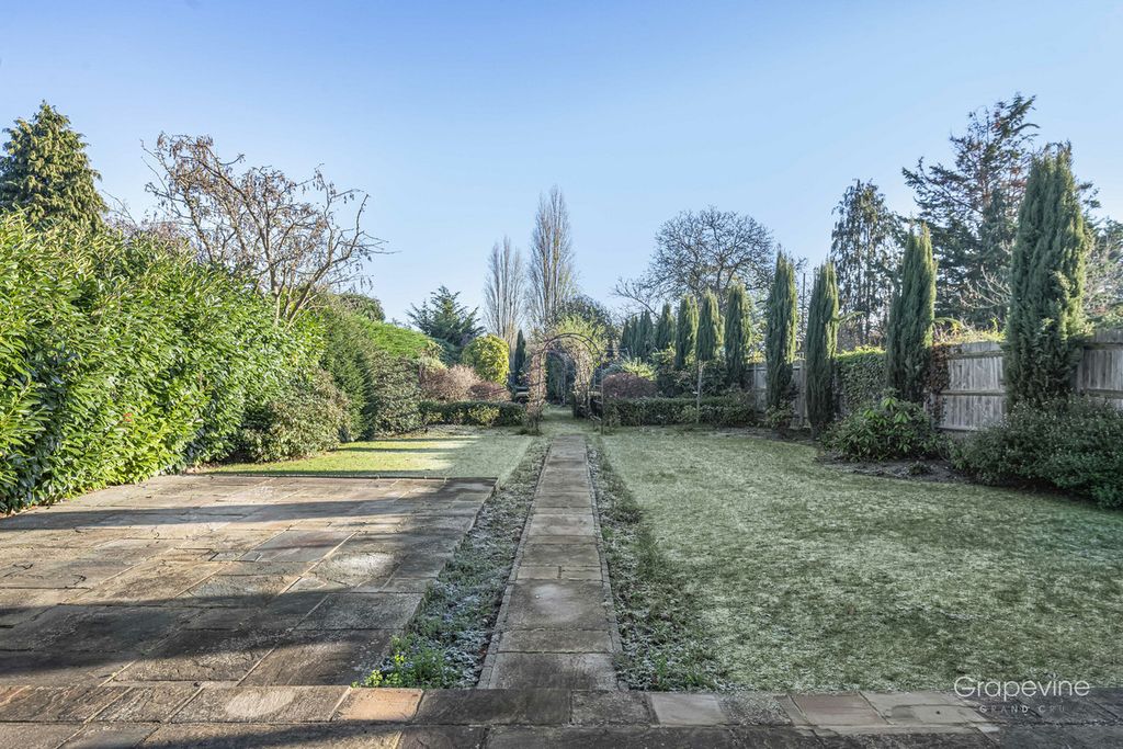 Property photo 1 of 33