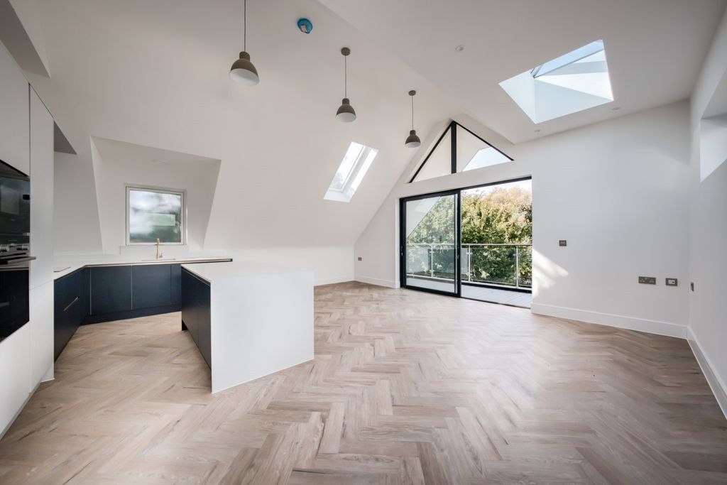 Property photo 2 of 20 Xt5A9306-Hdr(3)