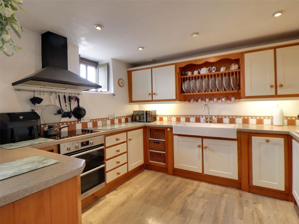 Property photo 3 of 10 3 - Picture No. 04