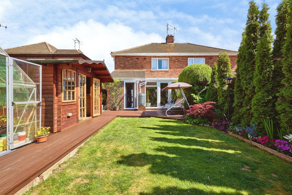 Property photo 2 of 17