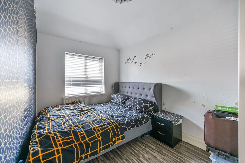 Additional image 9 of 5 bed semi-detached house for saleWestbourne Road, Feltham TW13