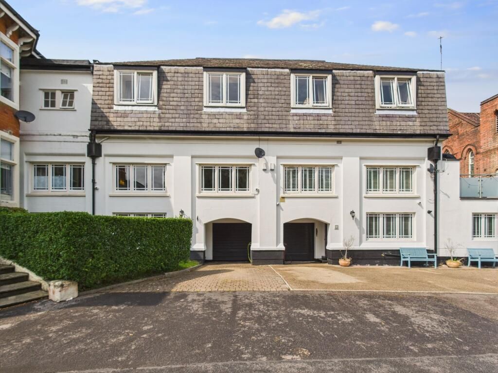 Property photo 1 of 34