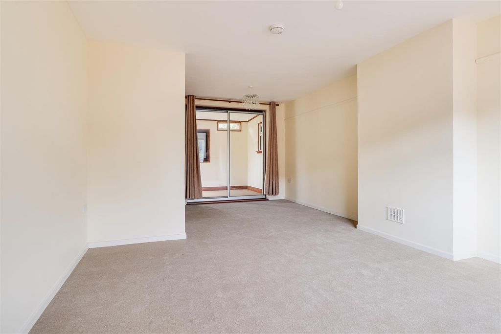 Property photo 2 of 19 Img (11).Jpg