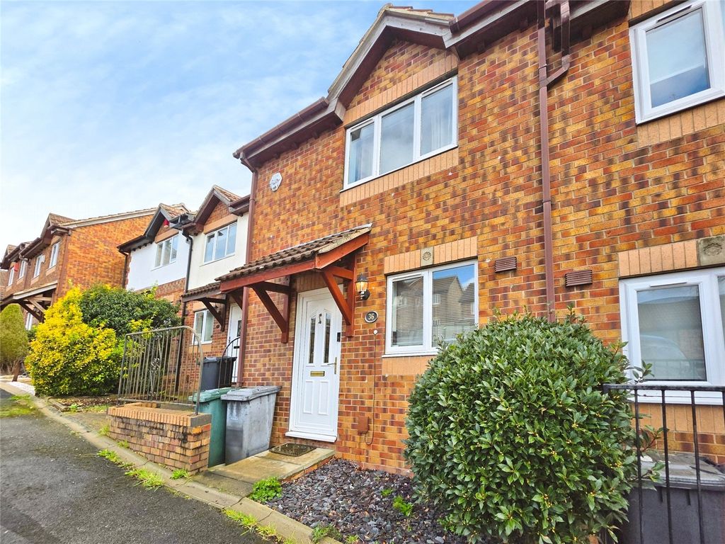 Property photo 2 of 32 Picture No. 11