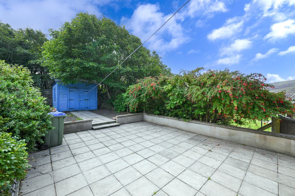 Property photo 2 of 26
