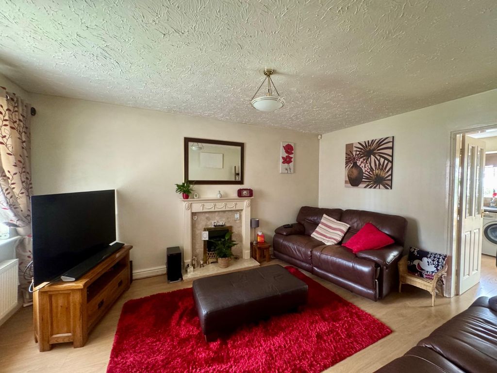 Property photo 2 of 19 Picture No. 03