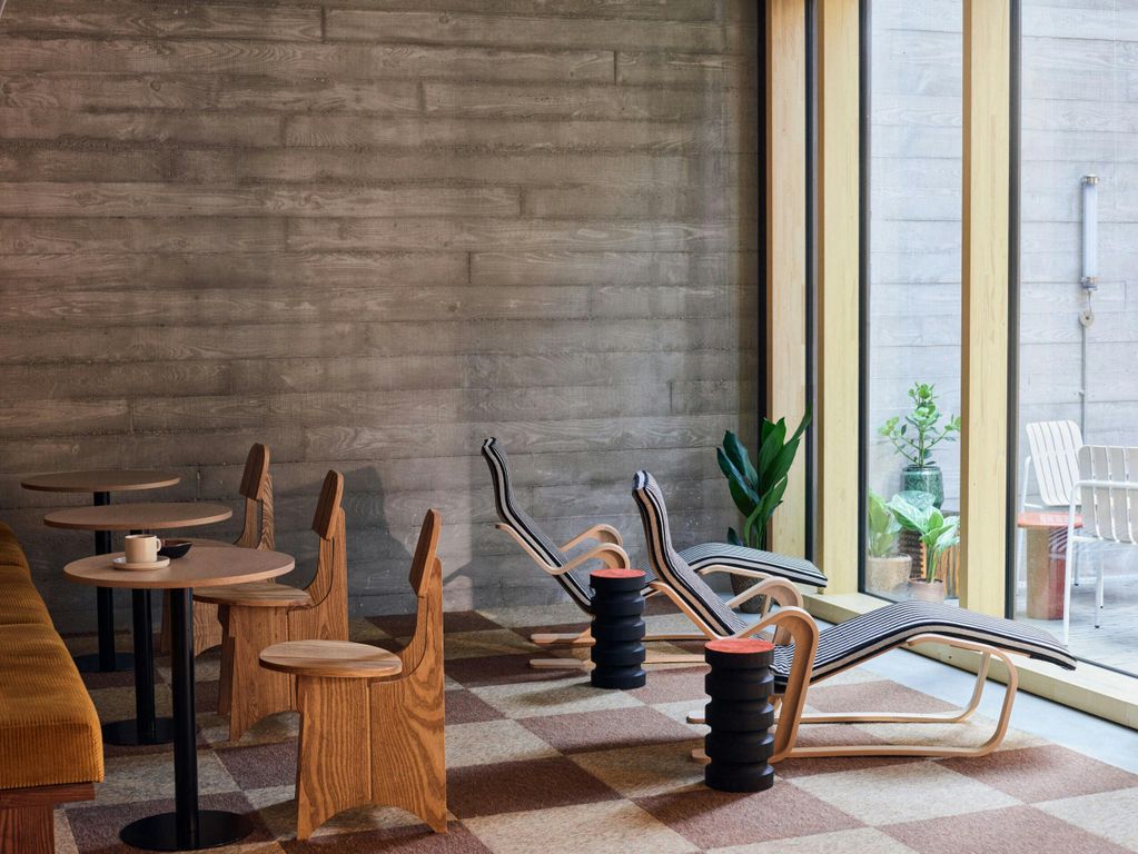 Property photo 1 of 7 Lounge.Jpg