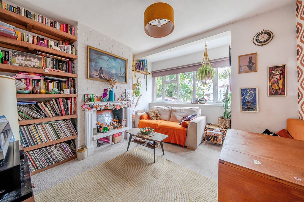 Property photo 3 of 14