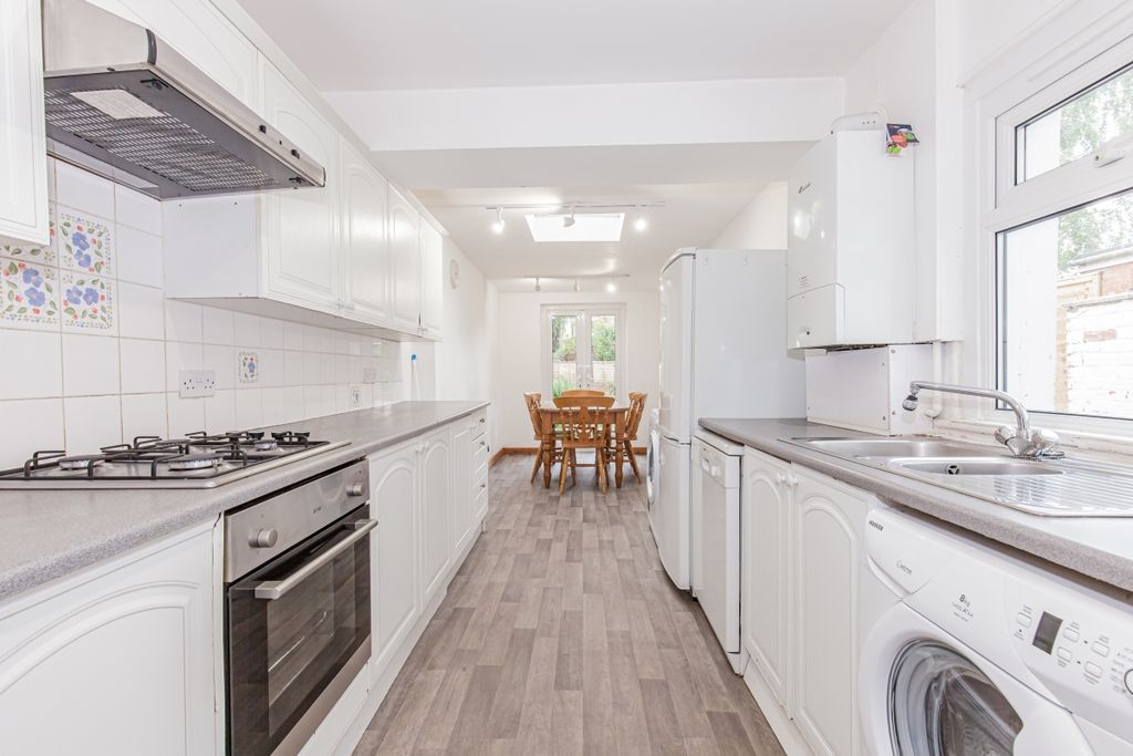 Property photo 2 of 12 Kitchen Dining Area