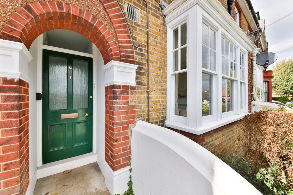 Property photo 2 of 12