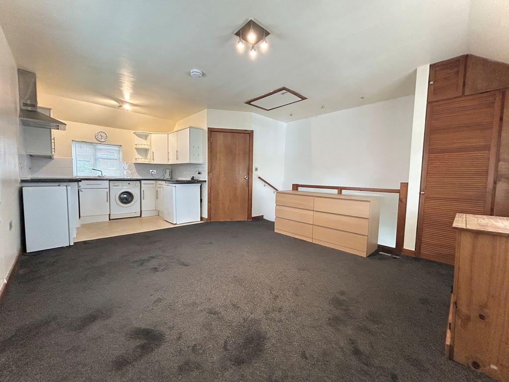 Property photo 2 of 7 Gallery