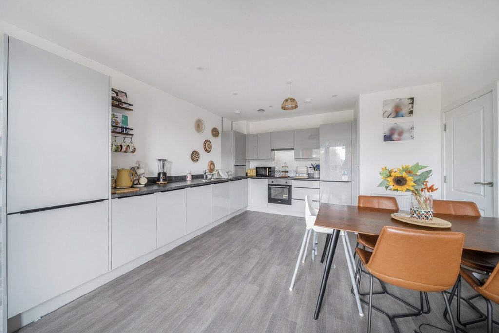 Property photo 3 of 20 1319464-14-6866c0...