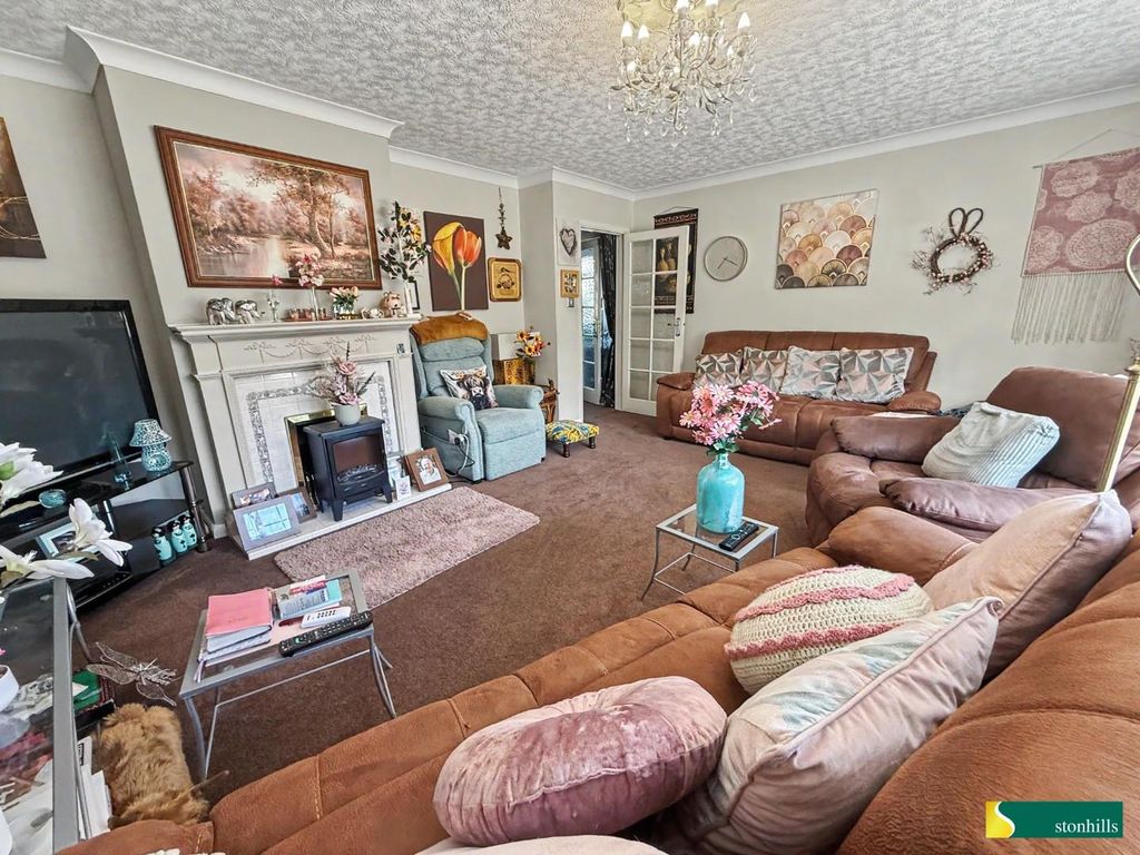 Property photo 3 of 12 9(2).Jpg