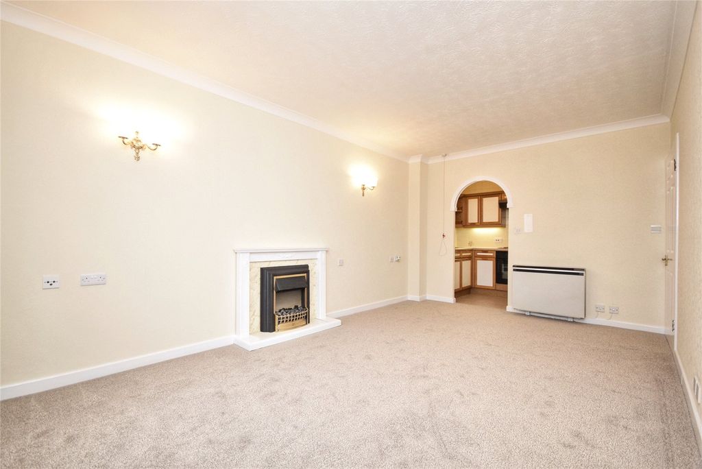 Property photo 2 of 8 Lounge Diner