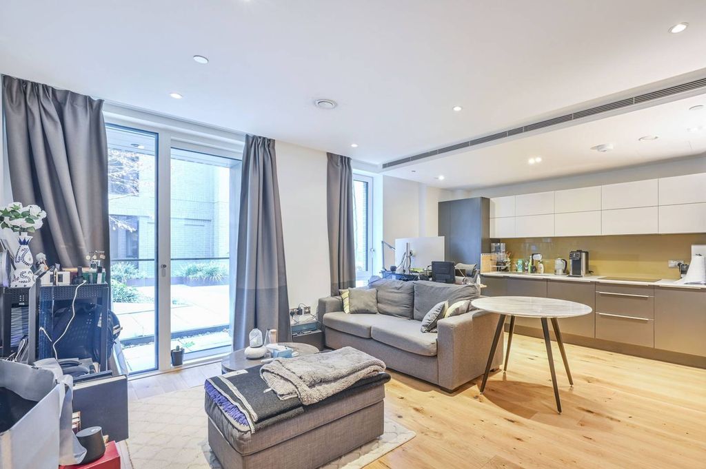 Property photo 2 of 6