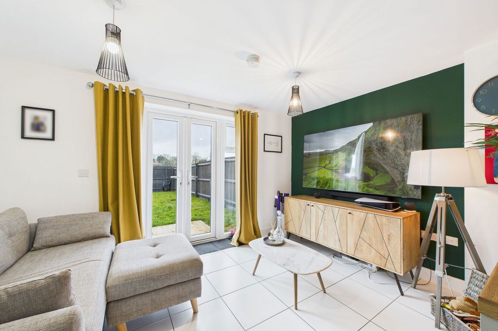 Property photo 2 of 18