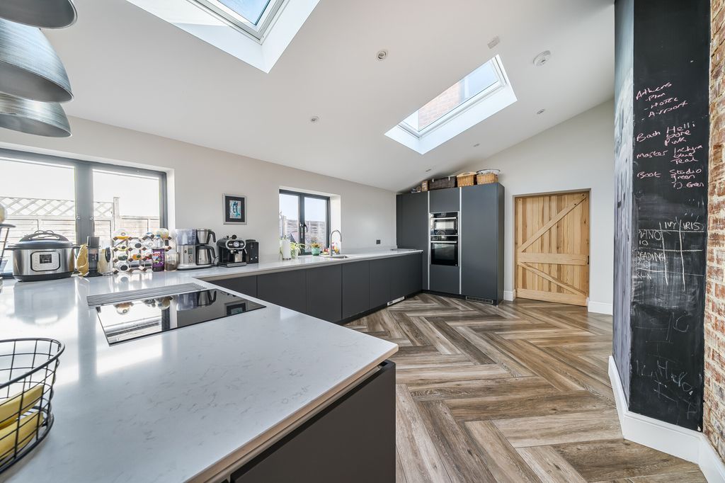 Property photo 3 of 17