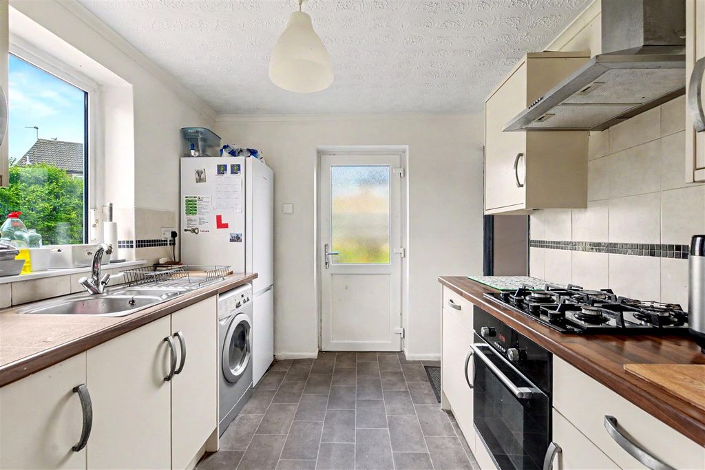 Property photo 3 of 17 Kitchen_1.Jpeg