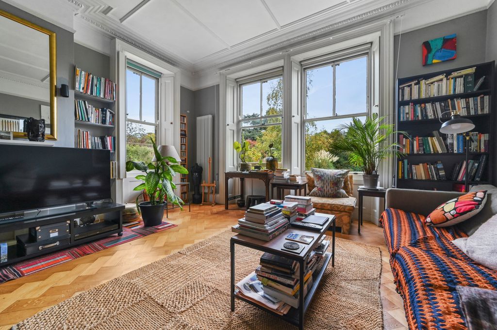 Property photo 2 of 24