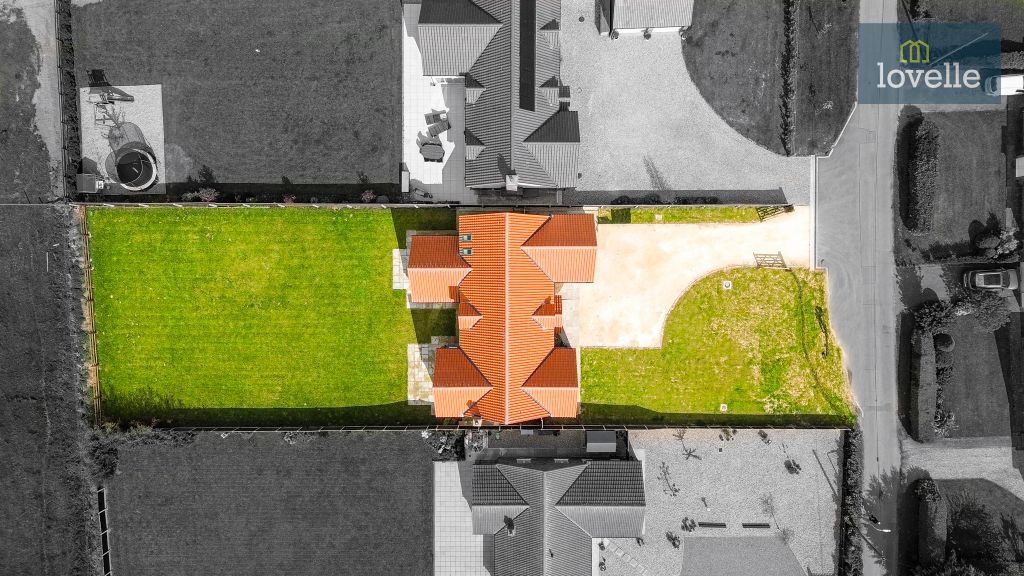 Property photo 2 of 34