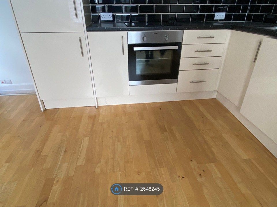 Property photo 3 of 9 Kitchen