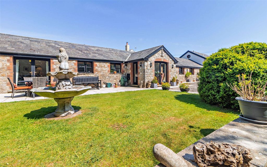 Property photo 2 of 29 House