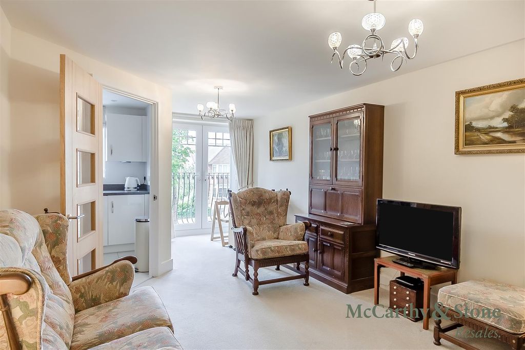 Property photo 2 of 22 8701177-Interior01.Jpg