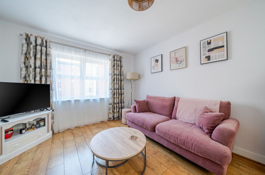 Property photo 2 of 11 1487227-11-6A5509...