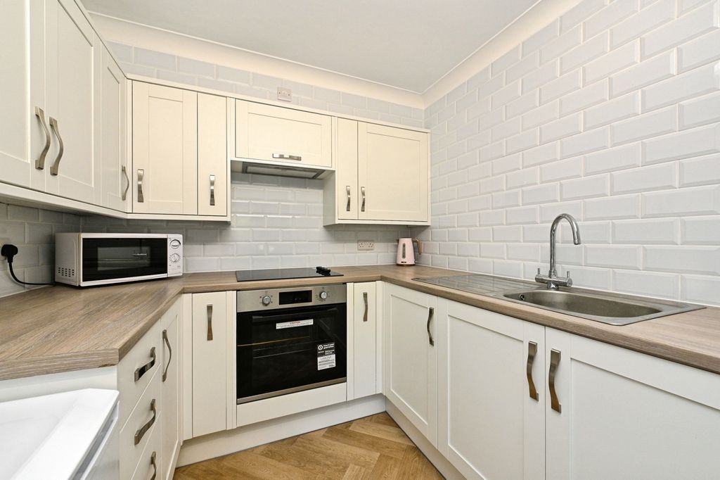 Property photo 3 of 21 Pbox-Img.Jpg