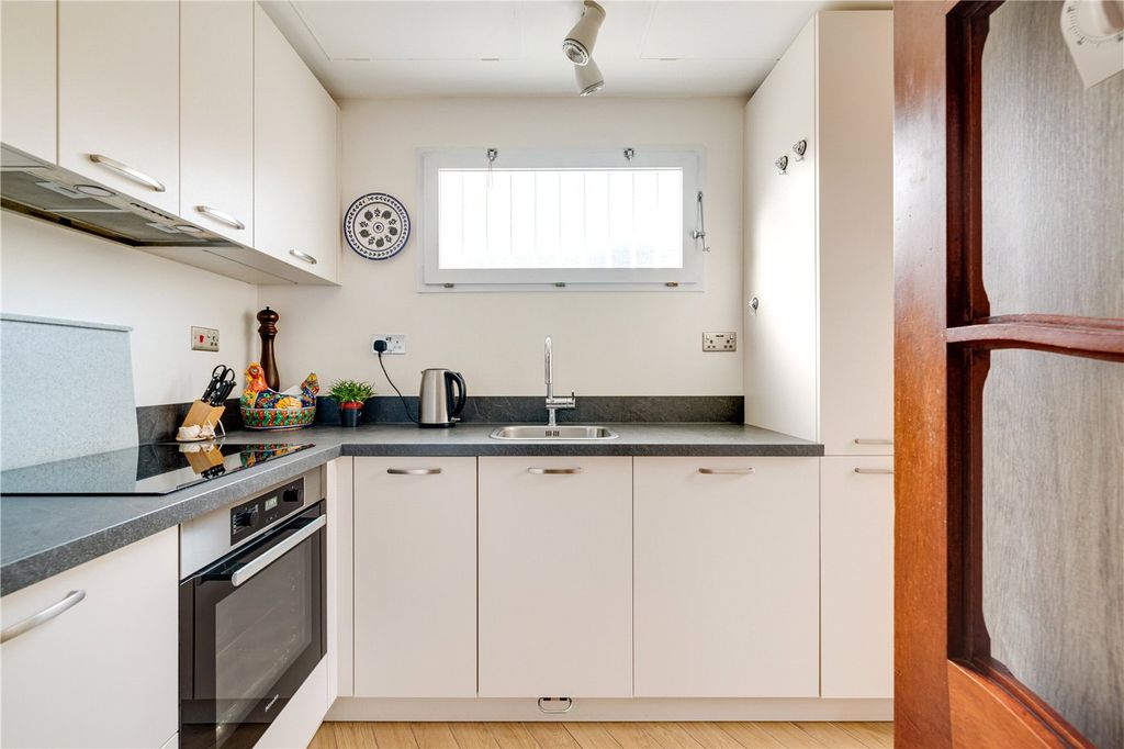 Property photo 2 of 14 Picture No. 16