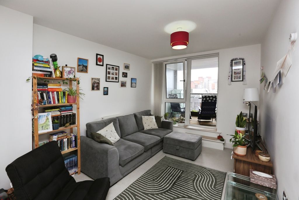 Property photo 2 of 12 Pbox-Img.Jpg