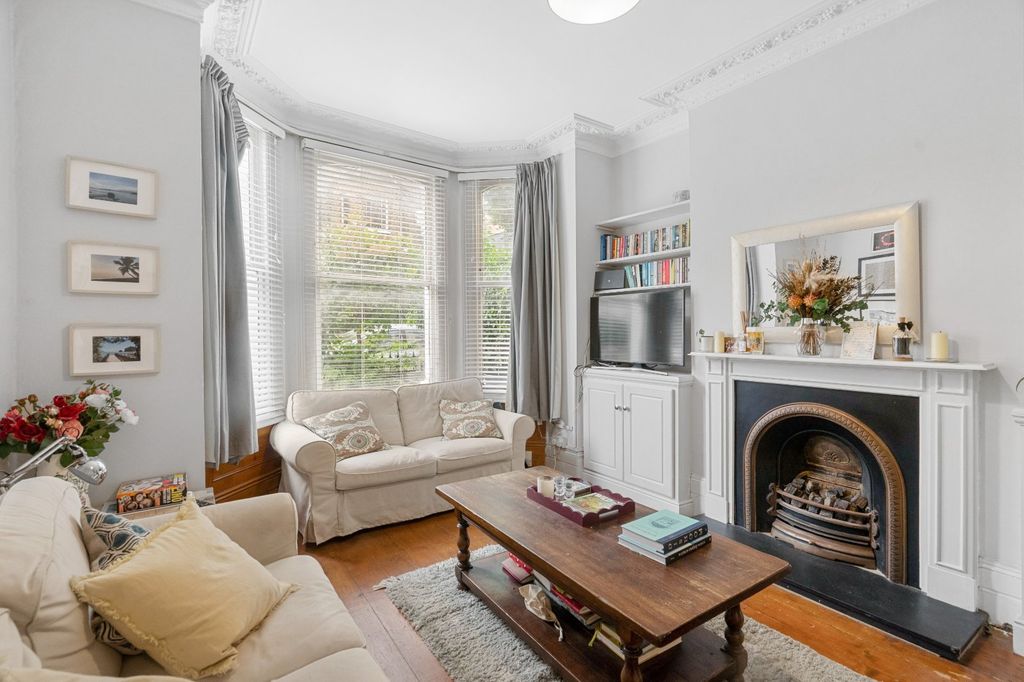 Property photo 1 of 6