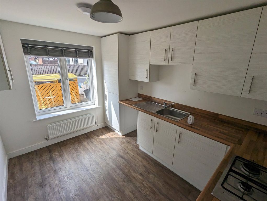 Property photo 3 of 15 Kitchen